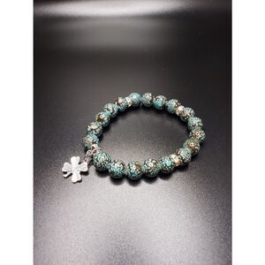 𝅺5/$35 turquoise beaded bracelet with clover